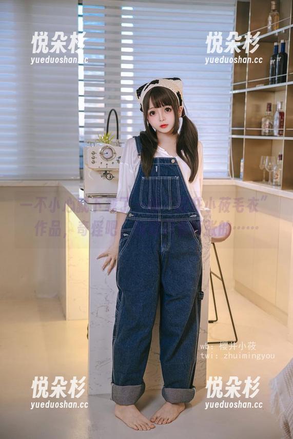 一不小心就下载了一堆“樱井小莜毛衣”作品，奇怪吧，说好只看两张的……