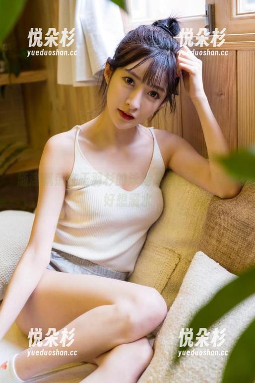 随意飘荡在王羽杉的泳池高清画面，莫名好想溺水