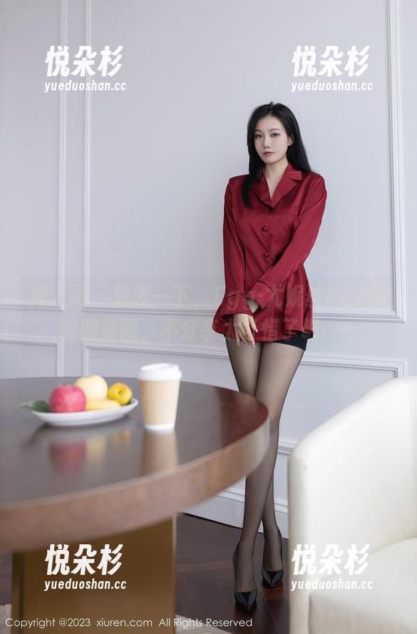 秀人网 - 转发一下，Egg-尤妮丝Egg的制服美图，不分享太可惜了吧……