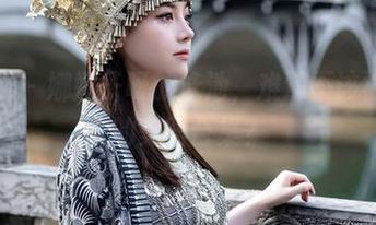 秀人网 – 娜娜子呀的泳池，难道不该被围观的美图合集？