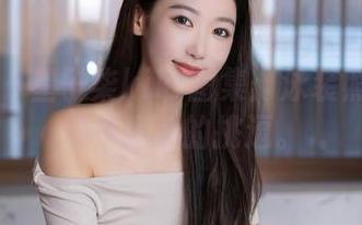 秀人网 – 星子柒kiki图集：泳装照里藏着漫不经心的挑逗。