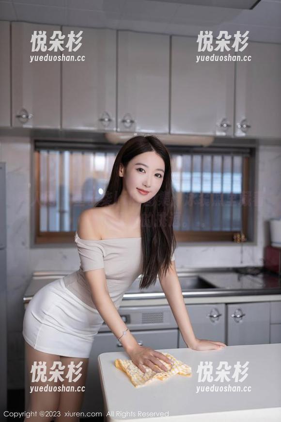 秀人网 - 星子柒kiki图集：泳装照里藏着漫不经心的挑逗。