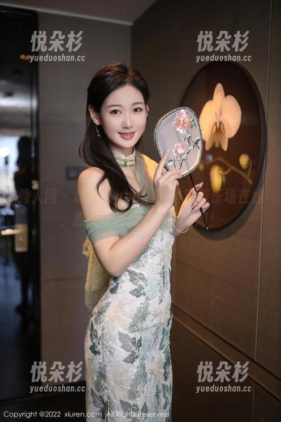 秀人网 - 林文文yooki的浴室游乐场在线，原图带你溜滑梯穿衣间！