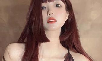 微密圈 – 翻开这本写真吧，纪念小小v的套装颇具风味