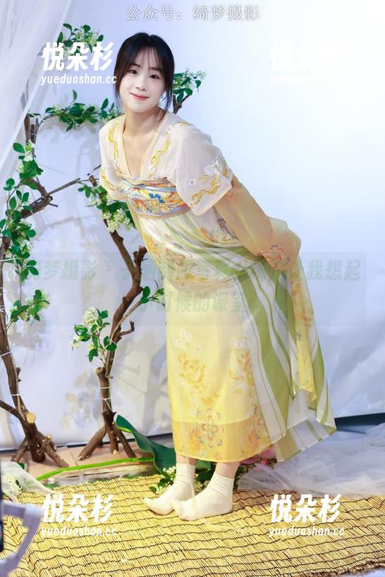 绮梦摄影 - 子涵制服写真，愣是让我想起小时候的课堂