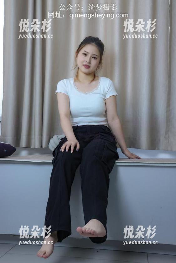 绮梦摄影 - 全套泳池写真，莹莹再现水中模特的求生之道，哈哈！