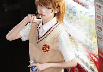 看腥味猫罐的REM蕾姆写真和套图，发现我也是个艺术爱好者了哈哈。
