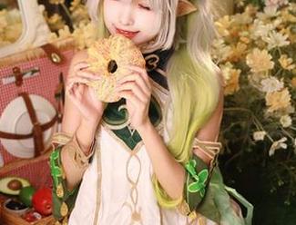 落落Raku的cos扮演，剧情里有一些奇怪的宇宙逻辑？图片猜猜谁是关键角色！