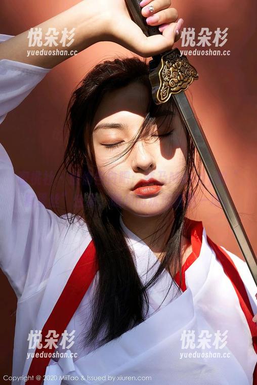蜜桃社 - 偷偷告白吧：梦乃Mandy的“裤里丝”合集，眼角的犹豫洒落一地。