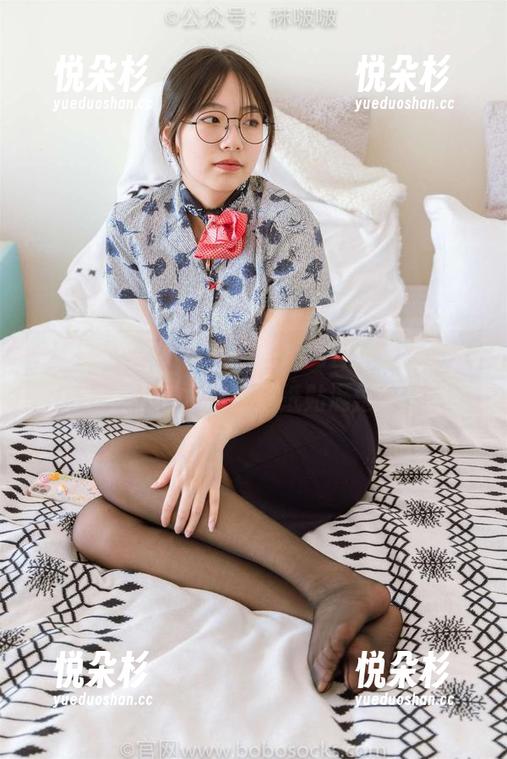 袜啵啵 - “小甜豆”和她的白丝，原图出炉！你真不想把这张壁纸贴满整个墙吗？