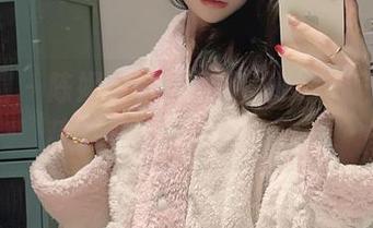 微密圈 – 陈妮妮UNI作品里的少女气息，精选中有一丝丝俏皮。
